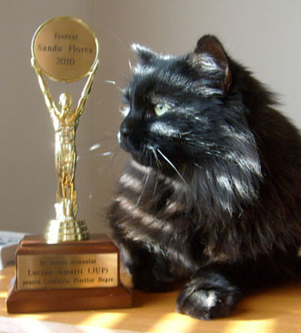Smouckie impreuna cu Trofeul Sandu Florea pentru Cel Mai Bun Album BD din 2010